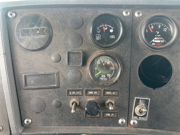 1986-mack-dm686s-image-31