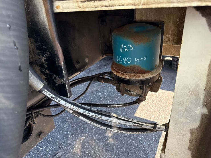 2010-international-7400-image-25