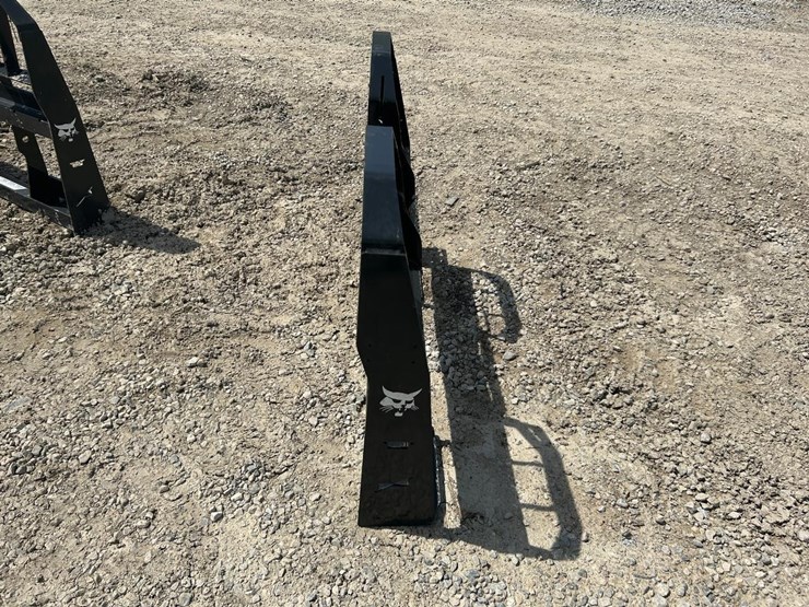 bobcat-pallet-fork-image-4