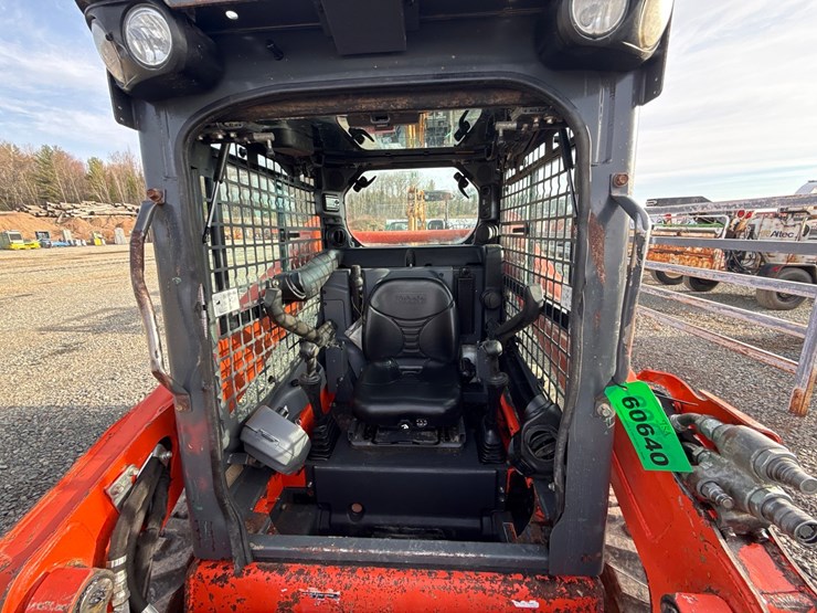 kubota-ssv65-image-29