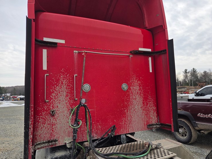 2005-kenworth-t600-image-23