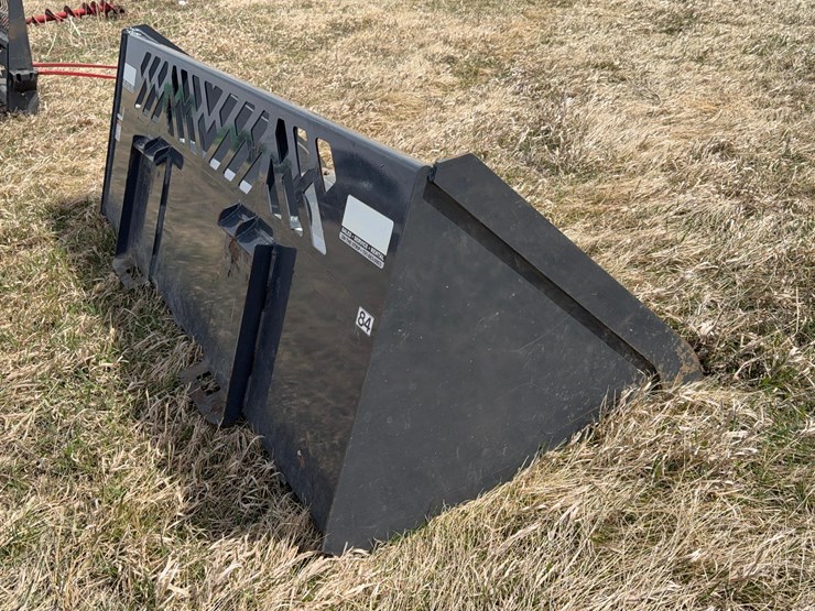 skid-steer-snow-bucket-image-4