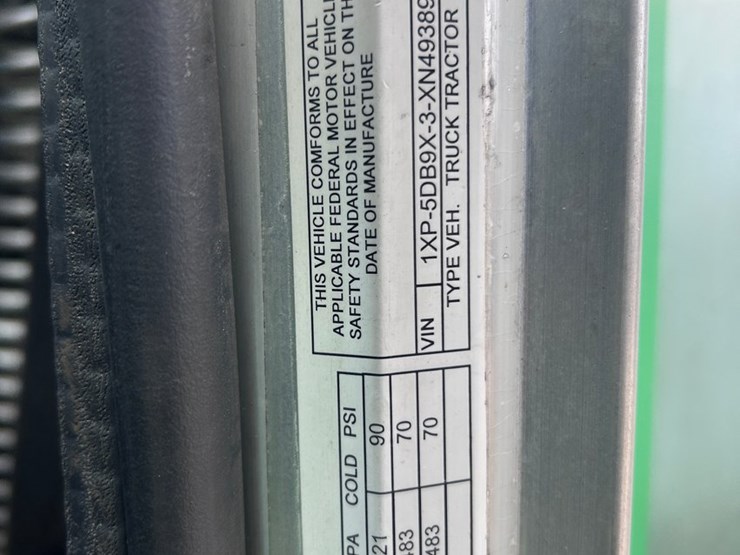 1999-peterbilt-379-image-75