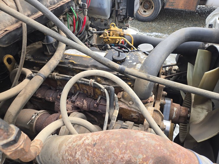 2001-massey-ferguson-8-image-46