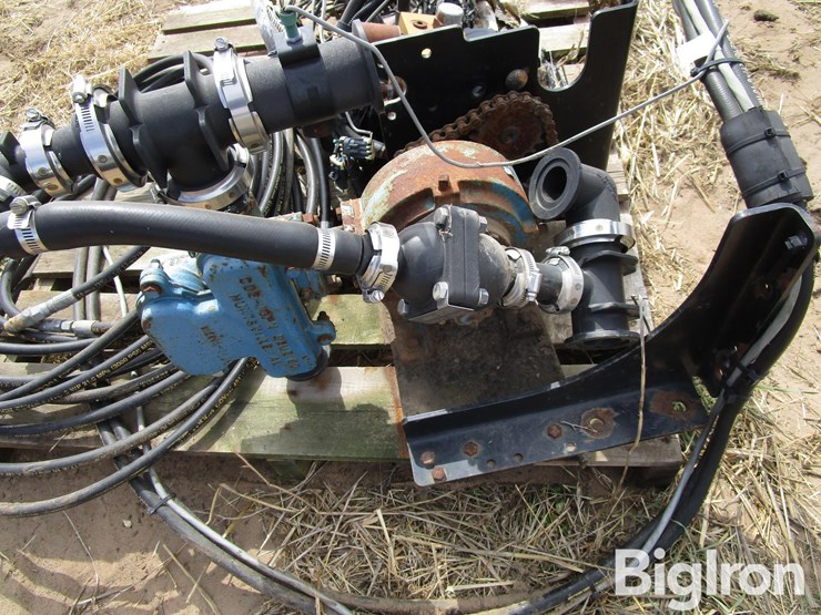 john-blue-hydraulic-fertilizer-attachment-image-10