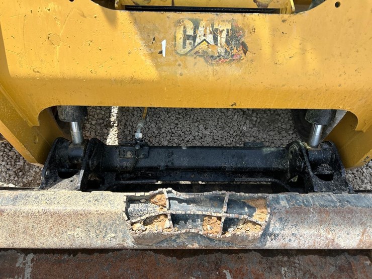 2021-caterpillar-289d3-image-10