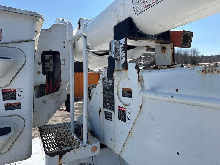 #1070-•-2012-freightliner-boom/crane-truck-image-35