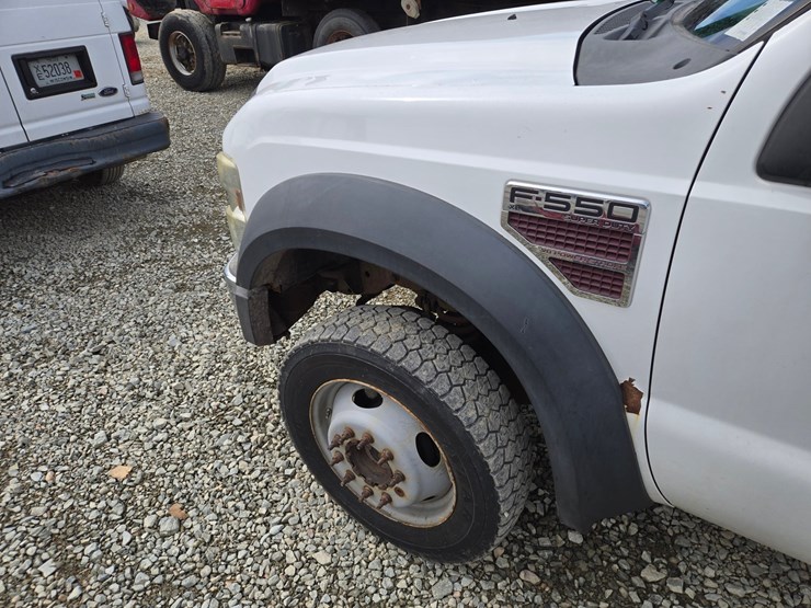 2008-ford-f550-image-13