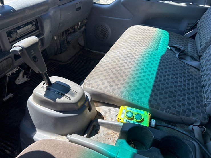 2005-isuzu-nqr-image-50