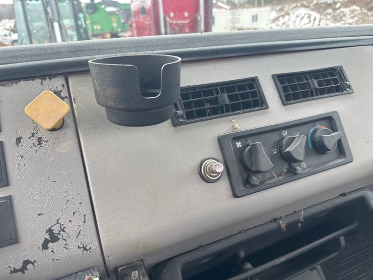 1998-massey-ferguson-8-image-47