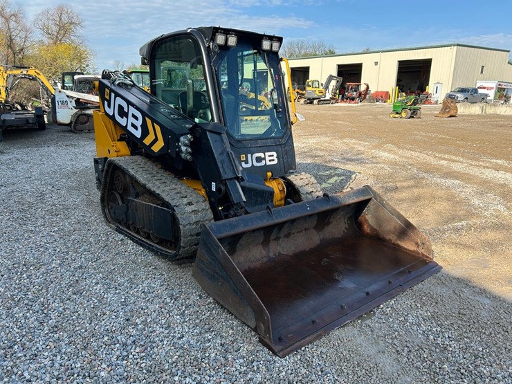 2022-jcb-2ts-7t-image-6