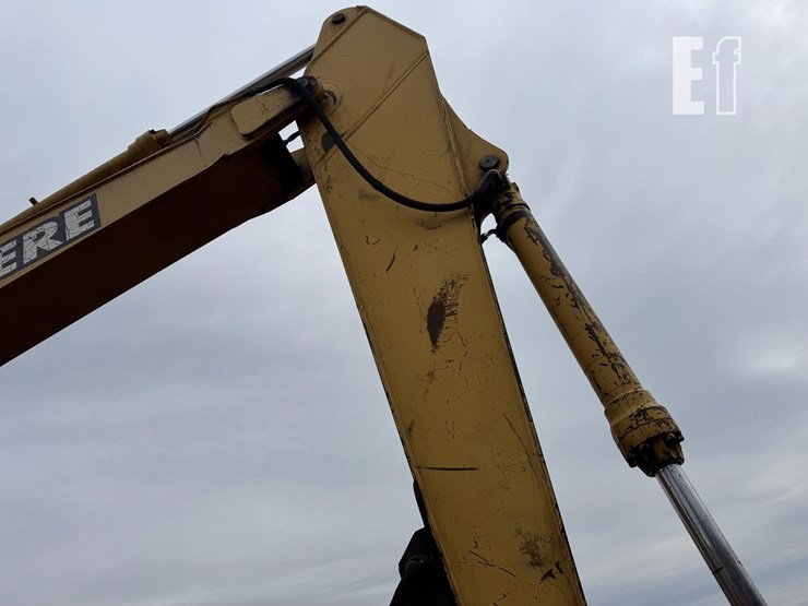 deere-230-lc-image-5