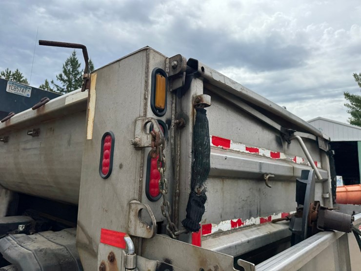 #2168-•-2001-sterling-4x2-snow-plow-truck-image-26