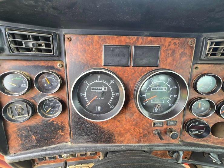 2006-kenworth-t800-image-22