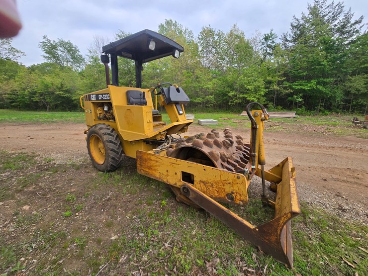 caterpillar-cp-323c-image-15