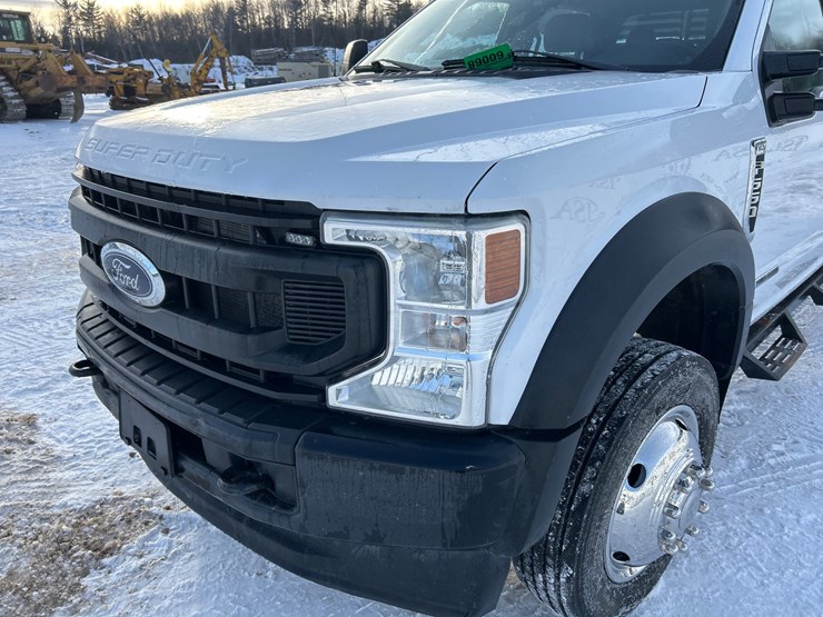 2021-ford-f550-image-9