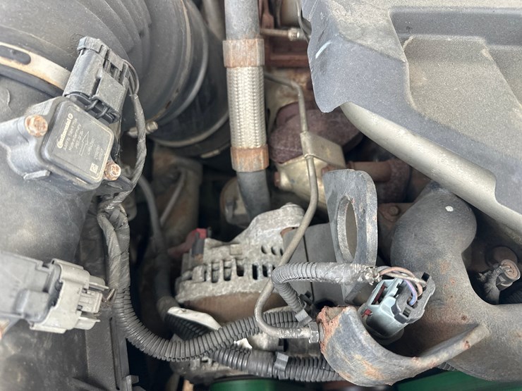 2012-massey-ferguson-8-image-54