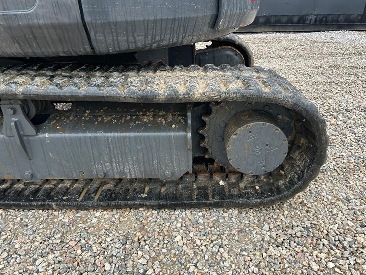 2019-case-cx60c-image-17