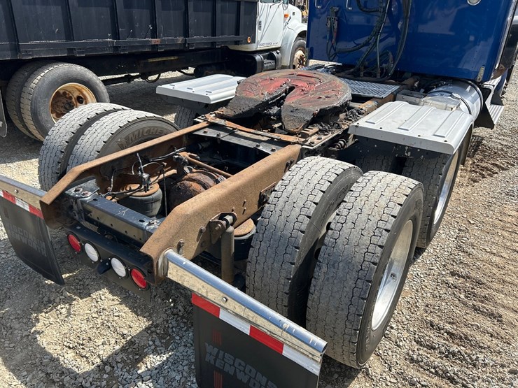 2017-kenworth-t660-image-15