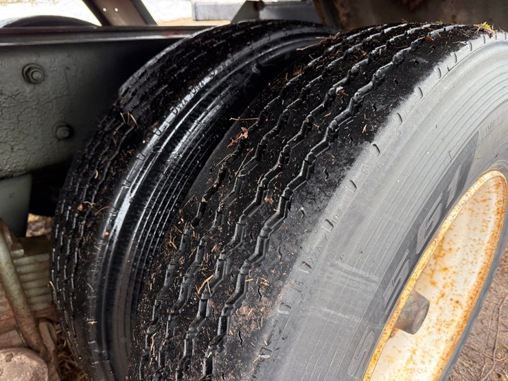 1984-mack-dm492s-image-76