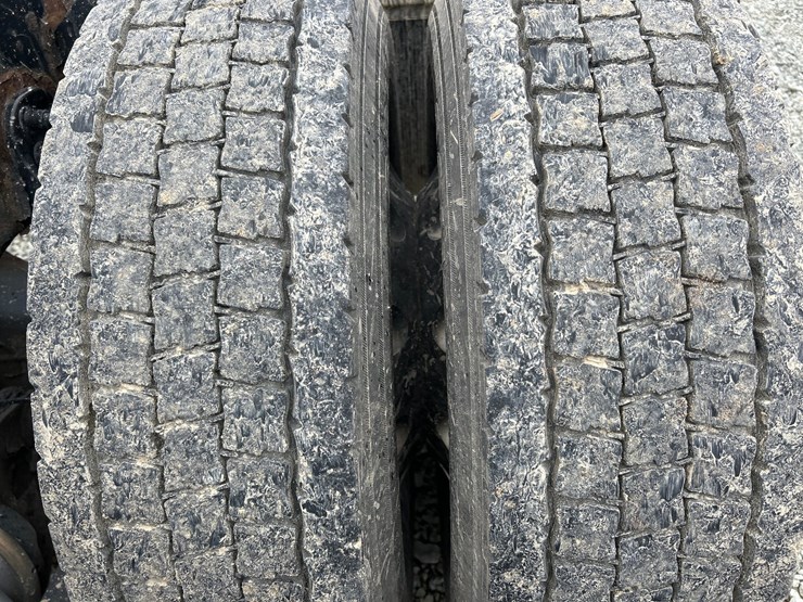 2017-massey-ferguson-8-image-88