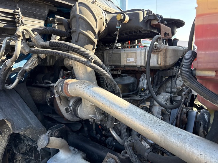 #2199-•-2020-international-a26-sleeper-cab-truck-tractor-image-58