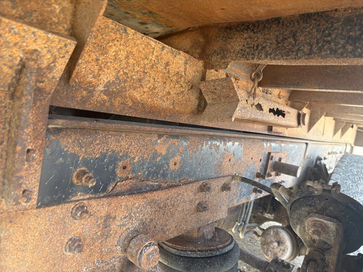 1999-sterling-l9513-image-76