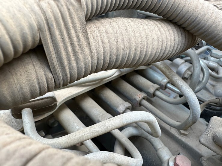 2020-hino-268-image-32