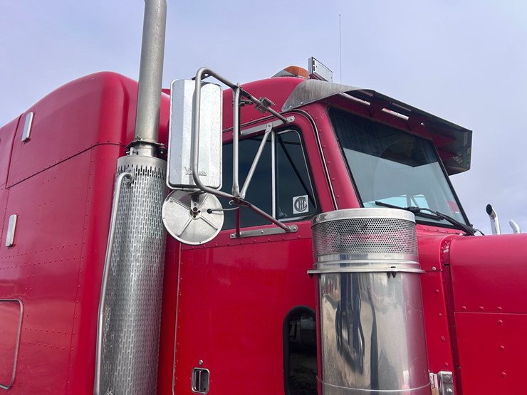 1998-peterbilt-379-image-23