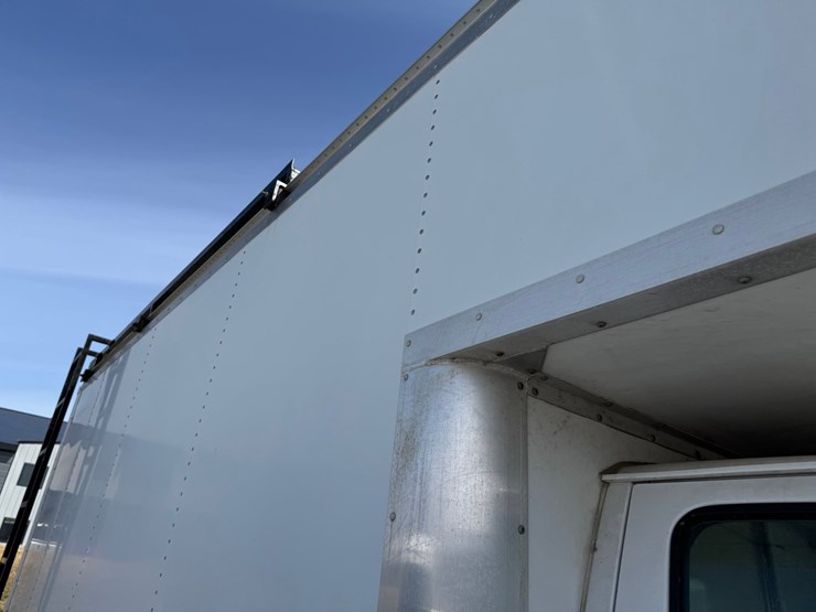 2010-ford-e350-image-15