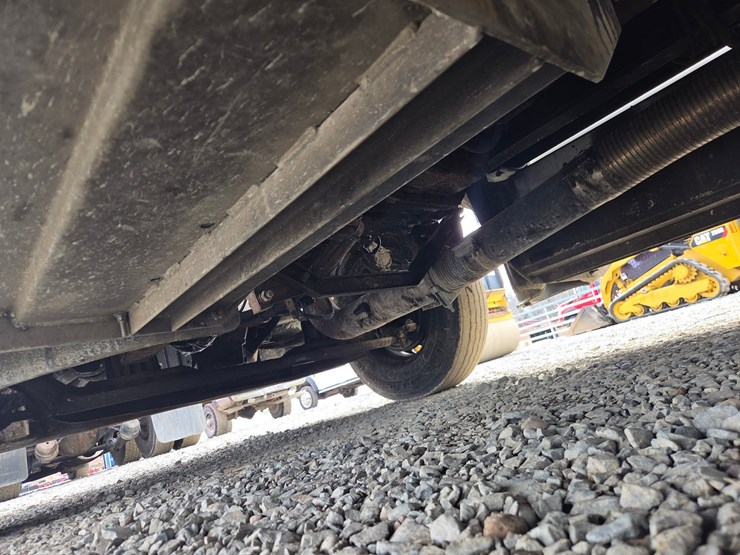 2007-peterbilt-579-image-38