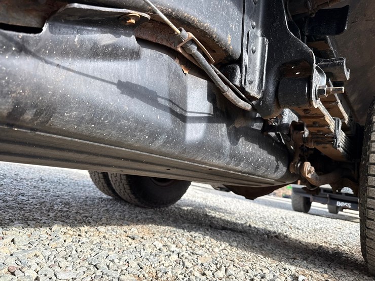 2005-chevrolet-3500-image-22