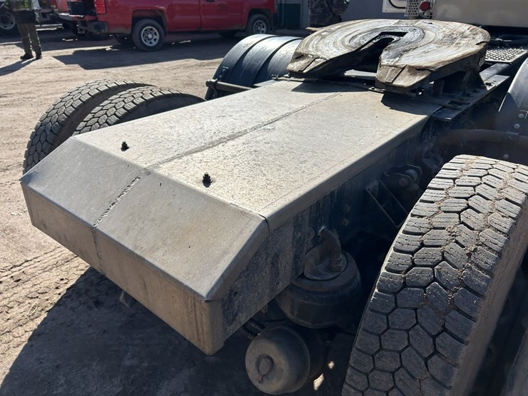 2020-kenworth-t880-image-23