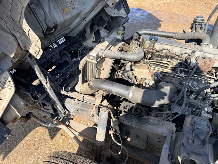 2001-isuzu-npr-image-45