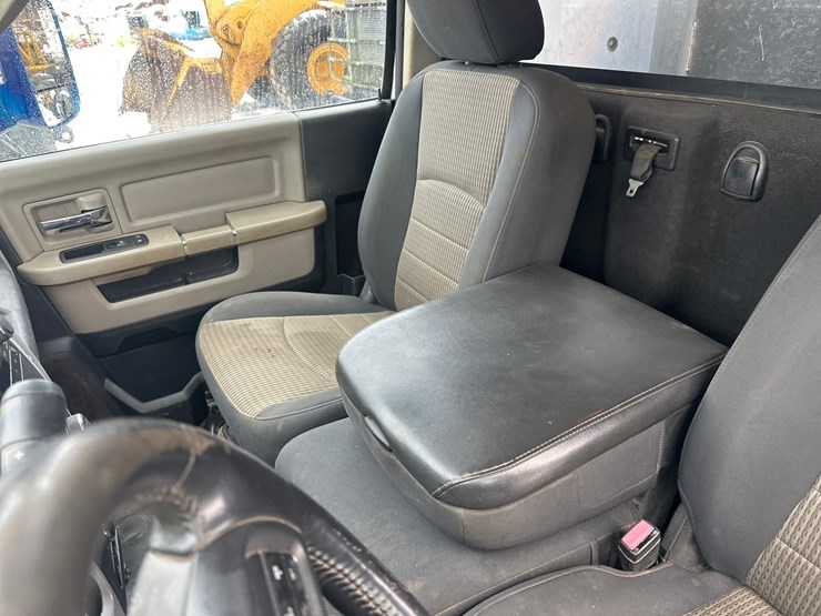 2012-massey-ferguson-8-image-49