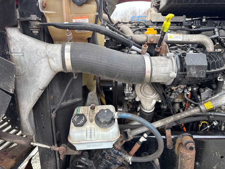 2018-freightliner-122sd-image-19