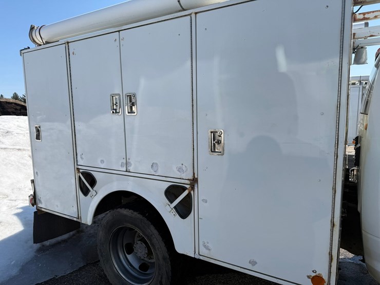 #1061-•-2016-ram-5500-heavy-duty-service-truck-image-17