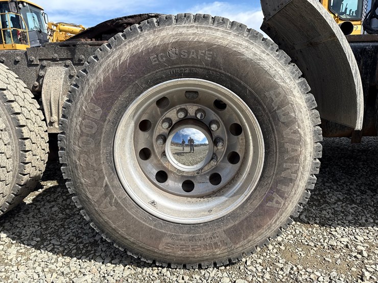 2004-peterbilt-378-image-61