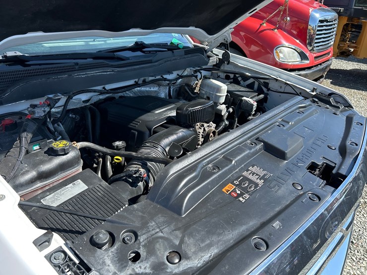 2018-chevrolet-3500-image-44