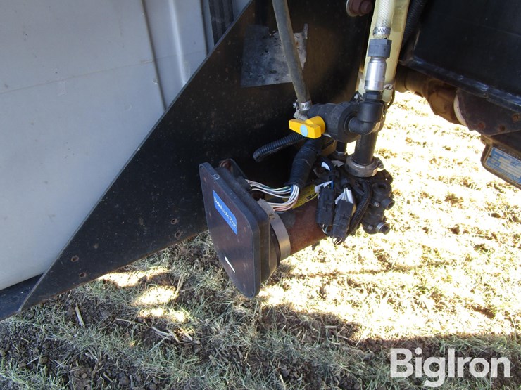 2012-case-ih-3530-floater-sprayer-image-18