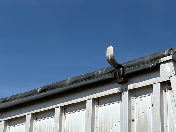 1980-cornhusker-800c-hopper-trailer-image-10