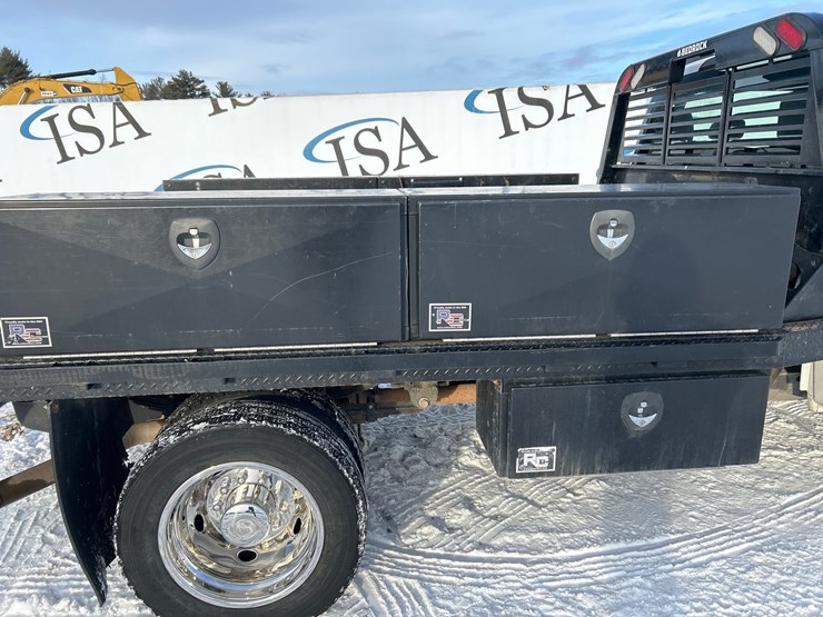 2021-ford-f550-image-23