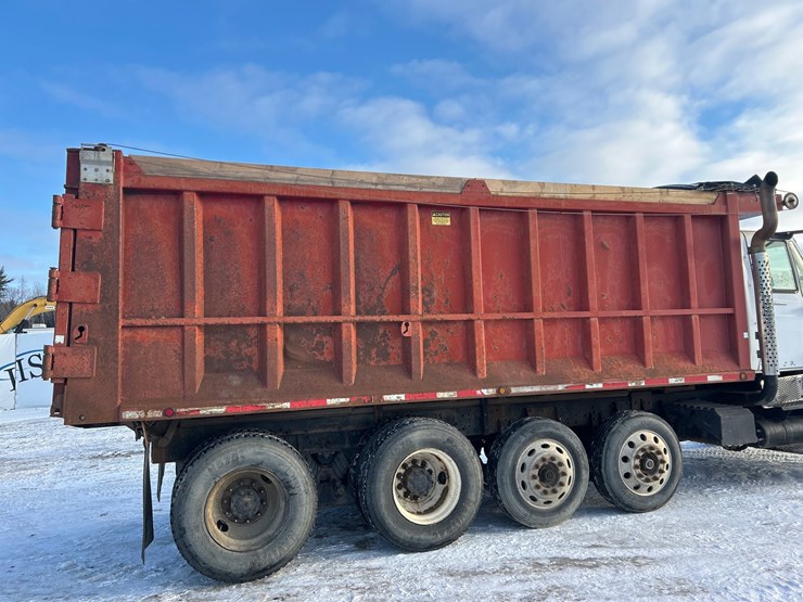 2005-international-7600-image-18