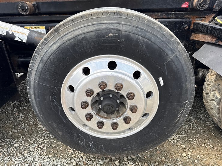 2016-massey-ferguson-8-image-82