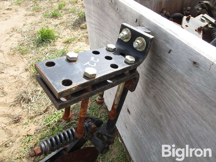 farm-king-side-dress-applicator-openers-image-10