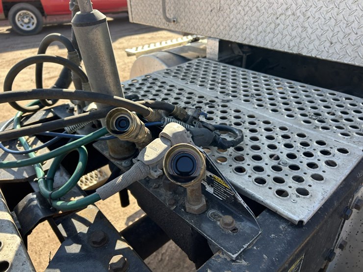 2006-kenworth-t800b-image-30