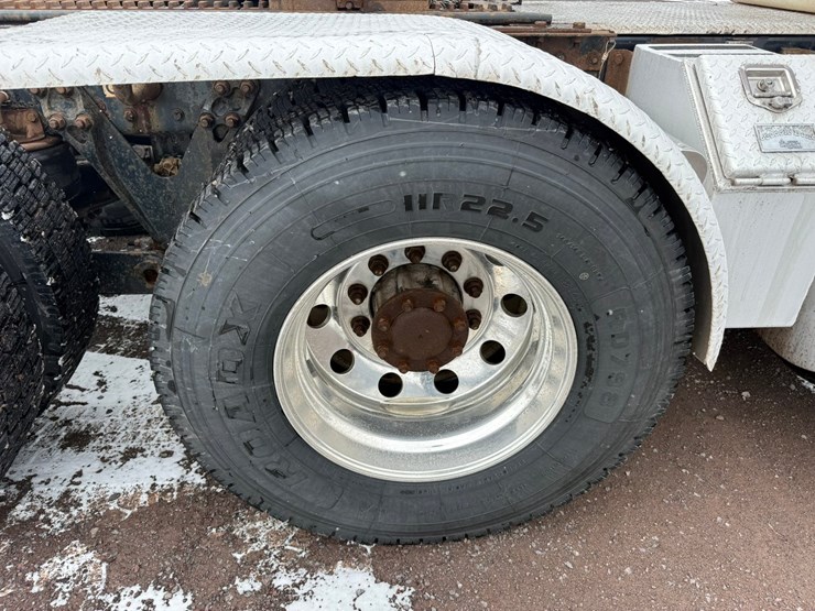 2011-kenworth-t800-image-84