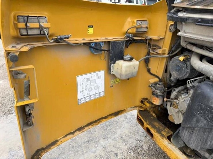 2009-caterpillar-232b2-image-21