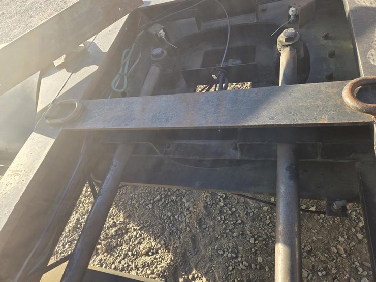 2006-massey-ferguson-8-image-23