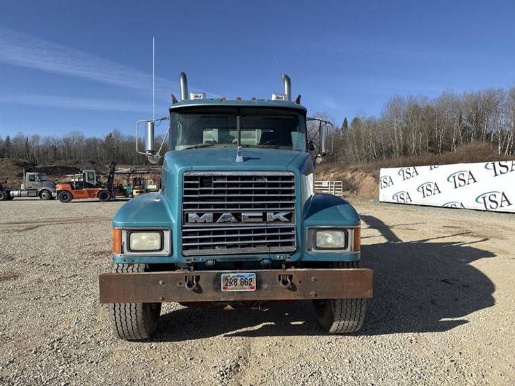 2001-mack-ch613-image-8